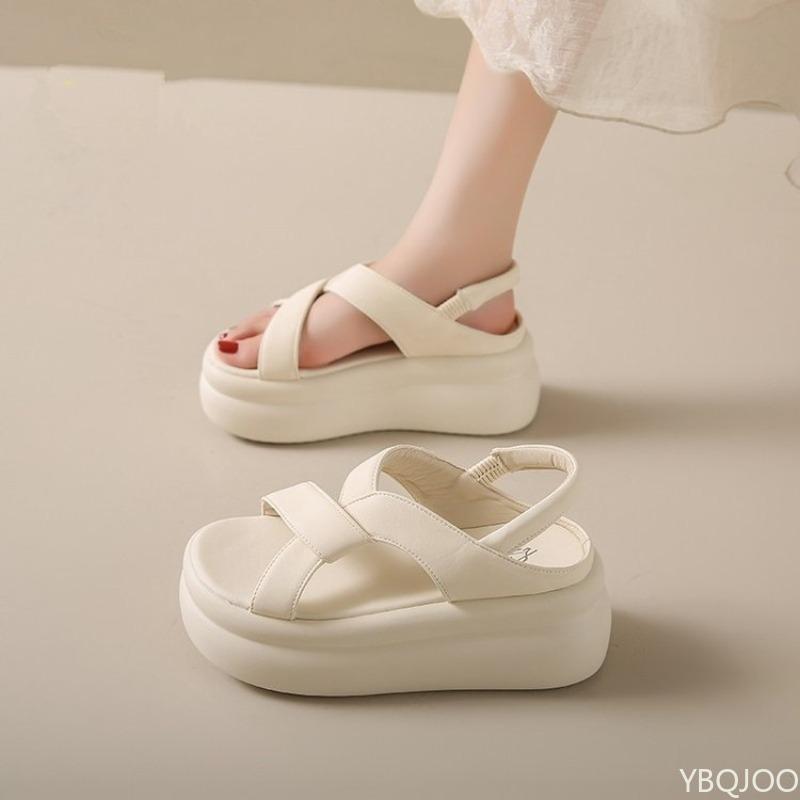 Fashion Summer Women's Outdoor Flat Shoes Are Simple Fashionable Casual Thick Soled Versatile Suitable for Women's Outdoor Sandals