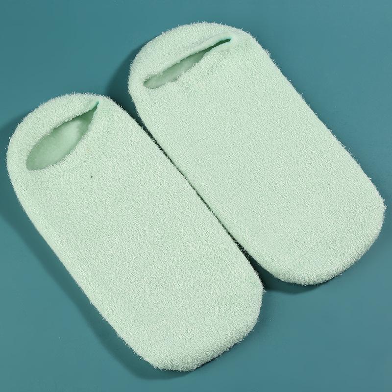 Moisturizing & Rejuvenating Essential Oil Foot Mask with Heel Gel Socks