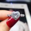 New Brilliant Heart Cubic Zirconia Women Finger-rings Romantic Anniversary Love Gift High-quality Statement Jewelry