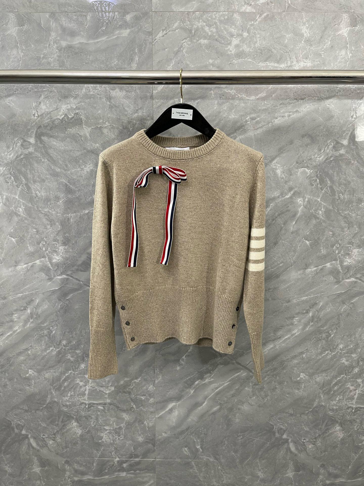 Ms TB Knit Sweater Plaid Pleated Skirt with Detachable Bow - AutumnWinter Collection Size 1 8760₽