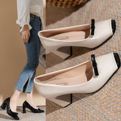 Frühling Neuer Stil Flachmündige Pumps mit eckiger Spitze Bequeme Elegante Hohe Absätze Eckige Spitze Farbpassend Damenschuhe