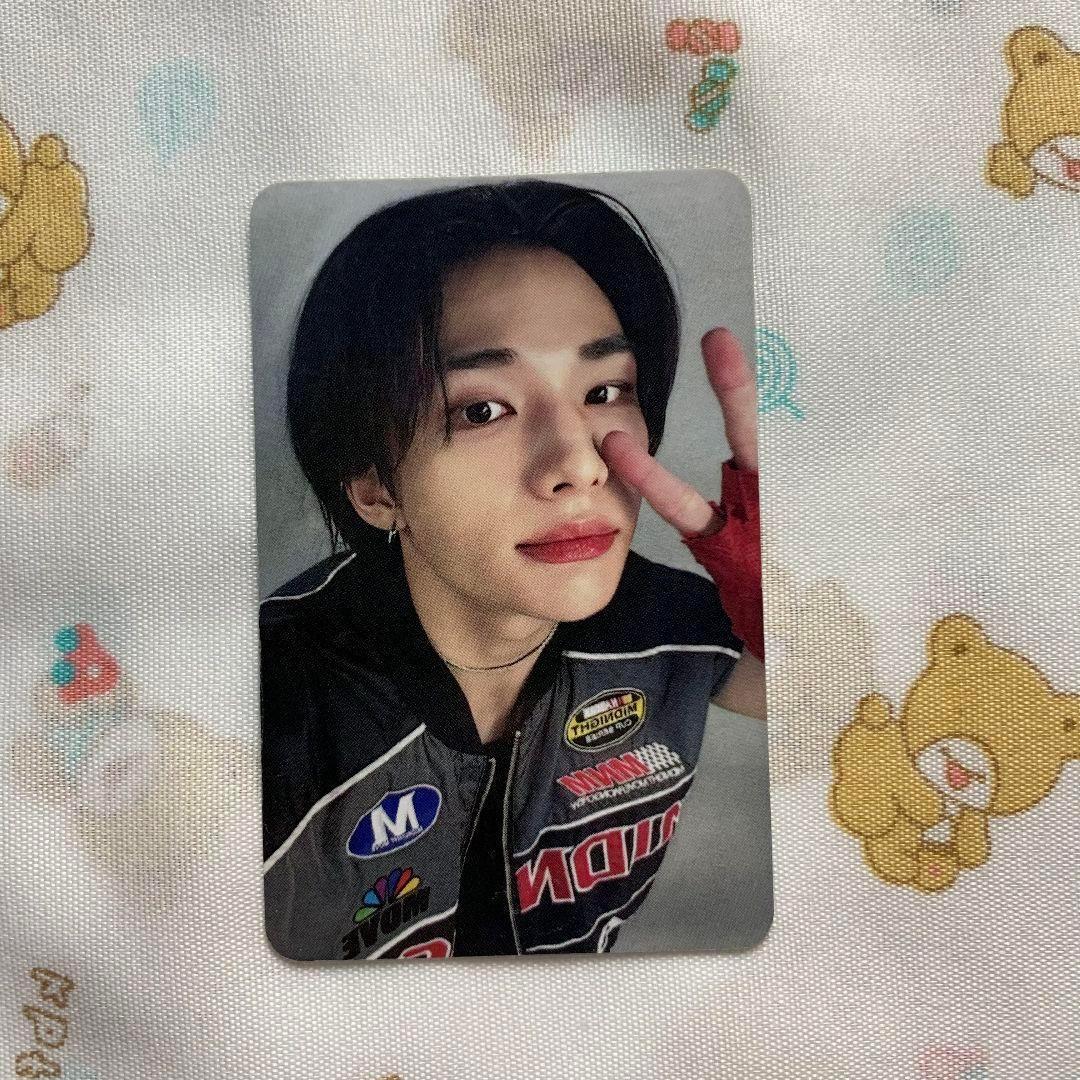 

[USED] StrayKids Sanok Raku-STAR Hyunjin 2nd Week Limited Trading Card