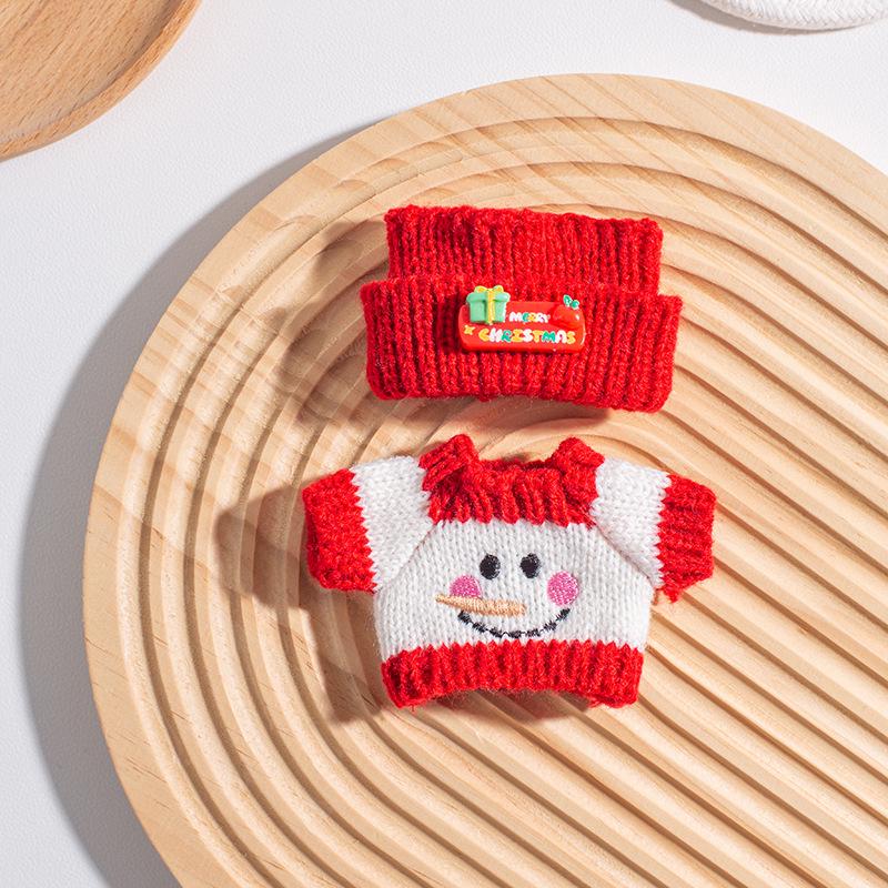 Labubu Christmas Sweater & Accessories Set for All Generations Keychain