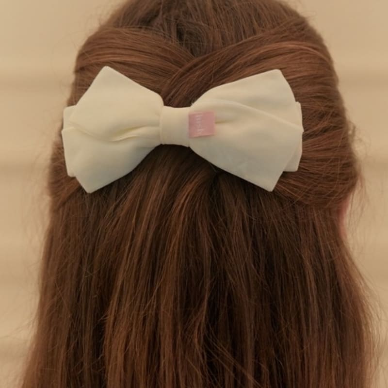 

hish velvet bow - cream cream