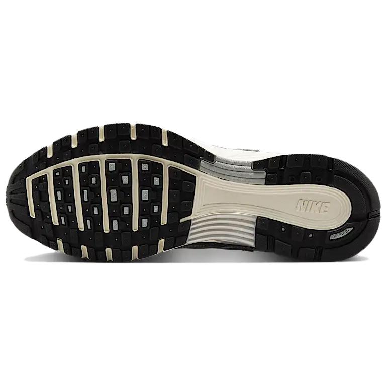 Nike P-6000 Metallic Flat Silver Unisex Sneaker Weiß Metallic-Silber Schwarz CD6404-105