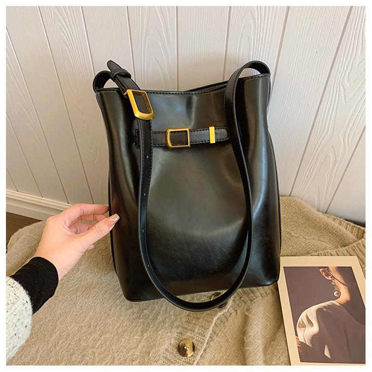2023 Fashionable Simple Commuter Light Luxury Bag Buckle Shoulder Crossbody Bag Black Coffee Color City Simple Pu Bucket Bag