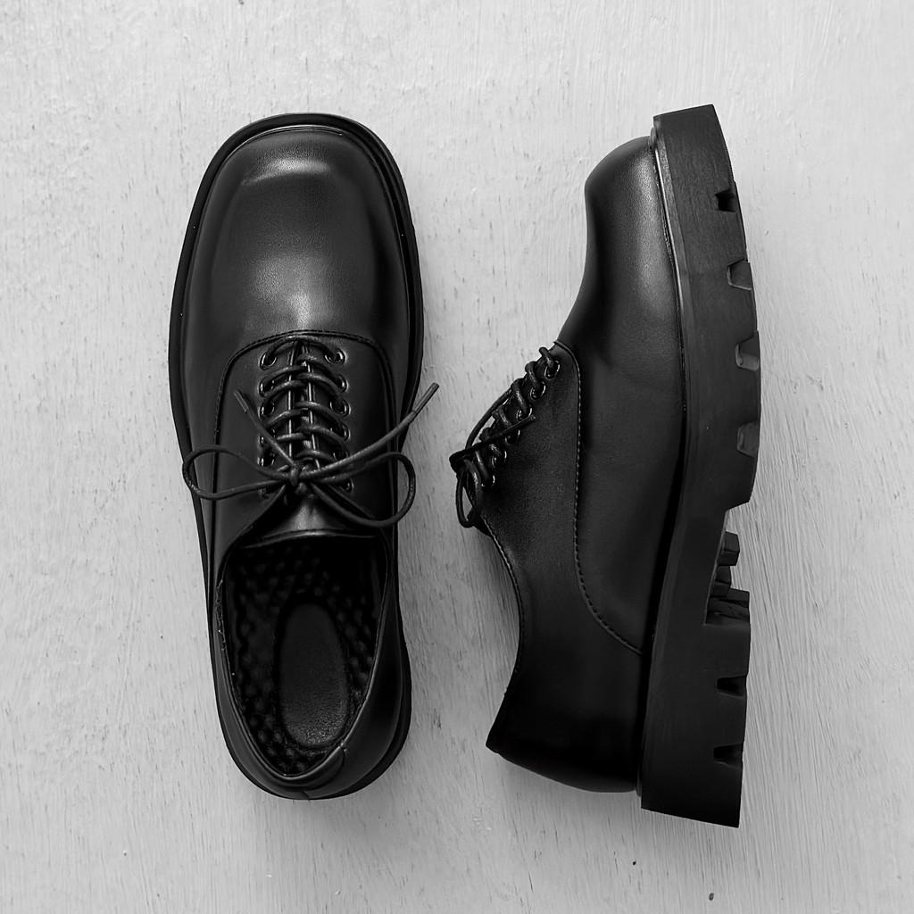 Square Headed Solid Color Leather Shoes With Thick Sole And Antislip Rubber For Men