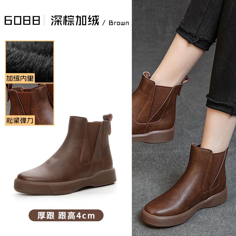 2025 autumn and winter new soft-soled leather Martin boots women's versatile platform short boots British thickened Chelsea boots