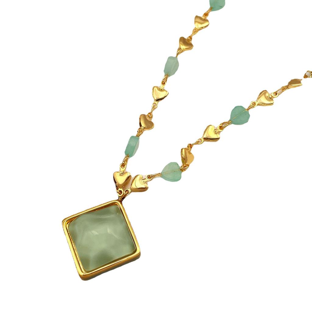 Vintage European & American Green Jade Heart Pendant Necklace - Exquisite Retro Choker