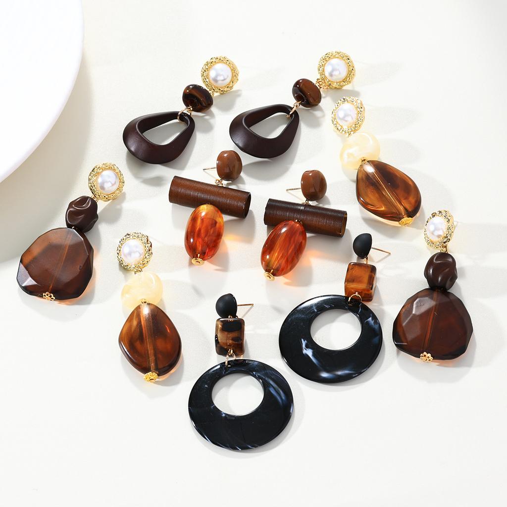 Vintage Maillard Geometric Resin Pendant Earrings Exquisite and Elegant Imitation Pearl Amber Earrings