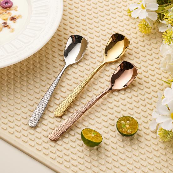 Nerezová lžíce s tepanou texturou Protiskluzová rukojeť Naběračka na polévku Multifunkční kuchyňská lžíce pro restauraci, domácí stolování