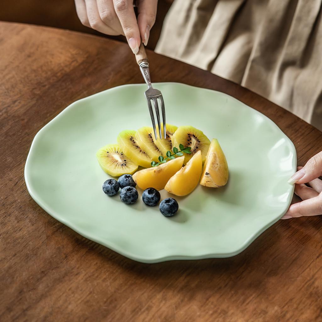 Cream Special-Shaped Ceramic Dinner Plate Creative Wavy Edge Plate Plate Tableware Household Vegetable Plate Western Dessert Plate