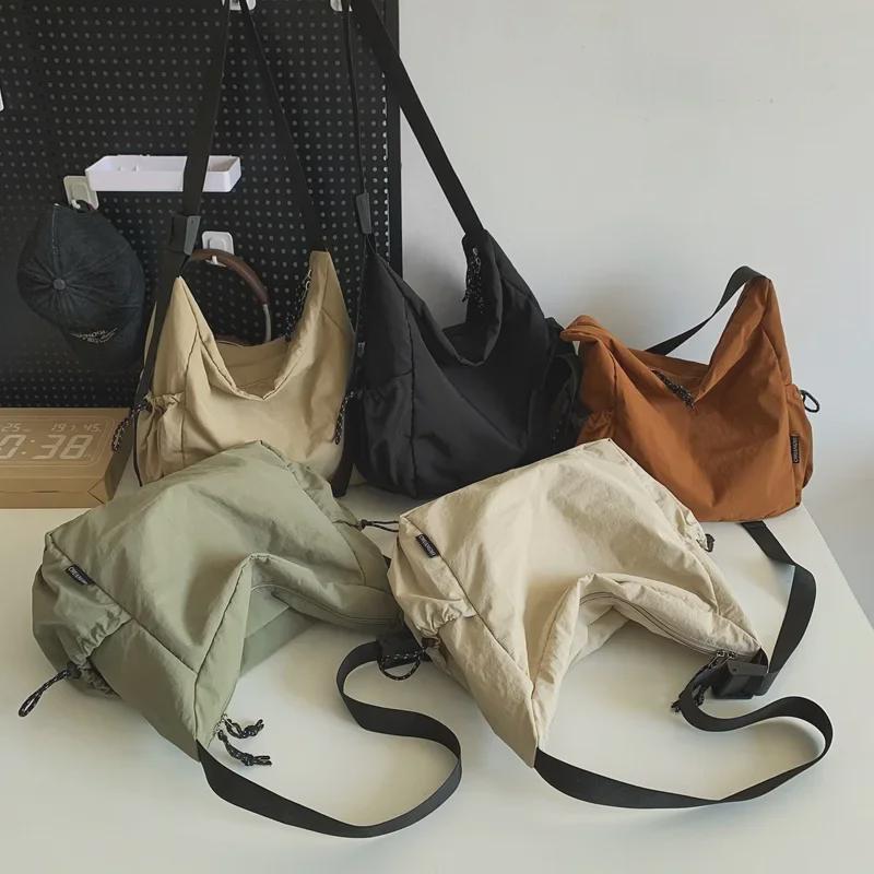 High-Capacity Retro Nylon Shoulder Bag - Unisex Fashionable and Versatile Handbag