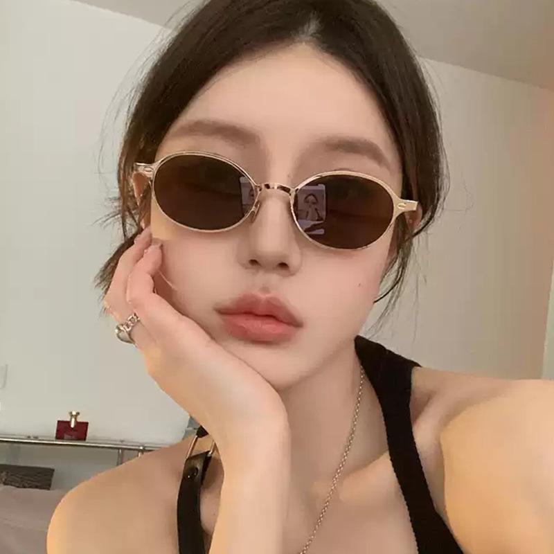 Korean Fashion Women Sunglasses Oval Shape UV400 Protection Outdoor Sun Glasses Vintage Retro Sunglass for Men