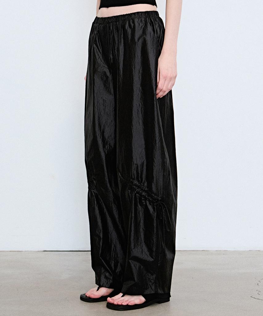 Nigaennikol Glossy Shirring Technic Pants_Black