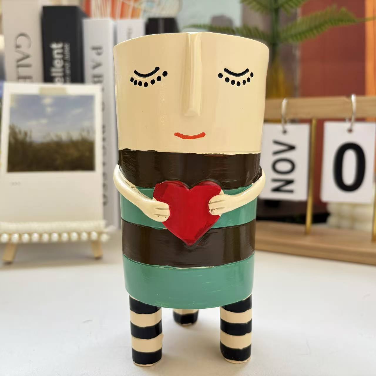 

Resin vase Mother s Day Valentine s Day gift Succulent flower pot for courtyard home balcony decoration