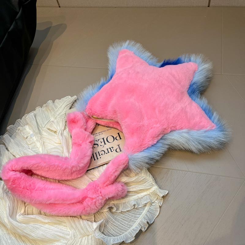 

Korean version of fashion plush bag, five-pointed star plush bag 2025 new winter sweet and cool girl niche casual messenger bag светло-розовый