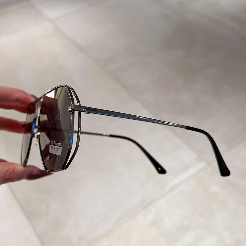New Color-changing Glasses Large Frame Versatile Retro Anti-glare Sunglasses Outdoor Riding Driving Driving Special Sunglasses