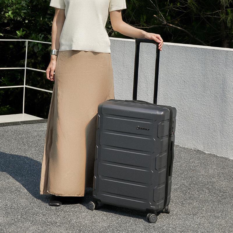 Diplomat TC-26082 20-Inch PC Spinner Carry-On Luggage