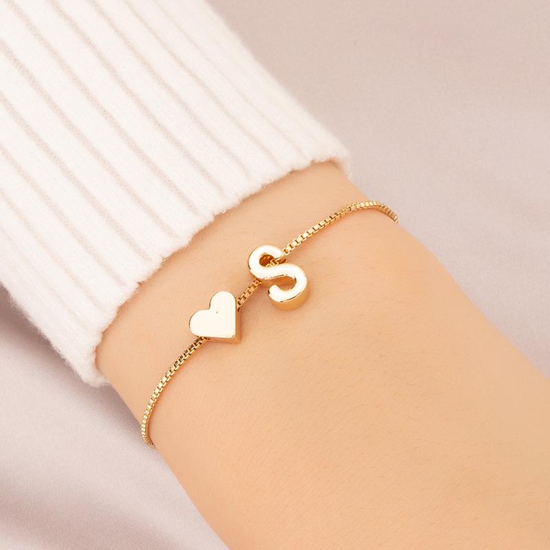Fashion Love Heart Bracelet For Women Personality Design 26 Letters Bracelet Hand Jewelry Golden Accessory Exquisite Girl Gifts