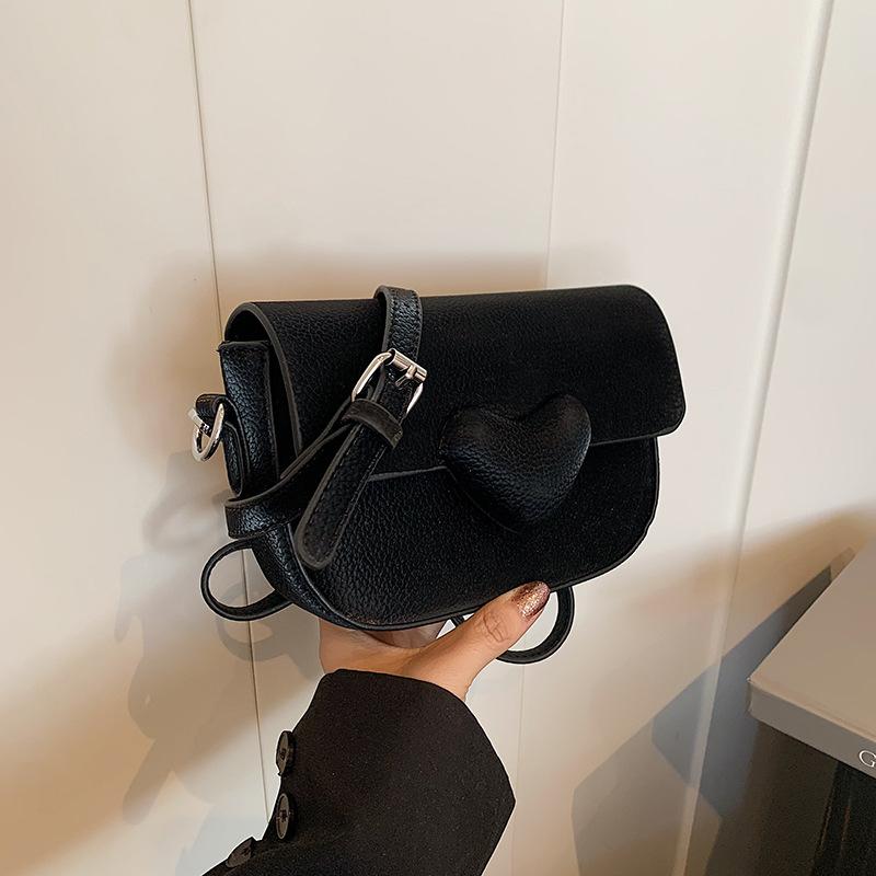 Sweet Peach Heart Small Bag Women's 2025 New Summer Beaded Texture Candy Color Shoulder Messenger Bag Saddle Bag