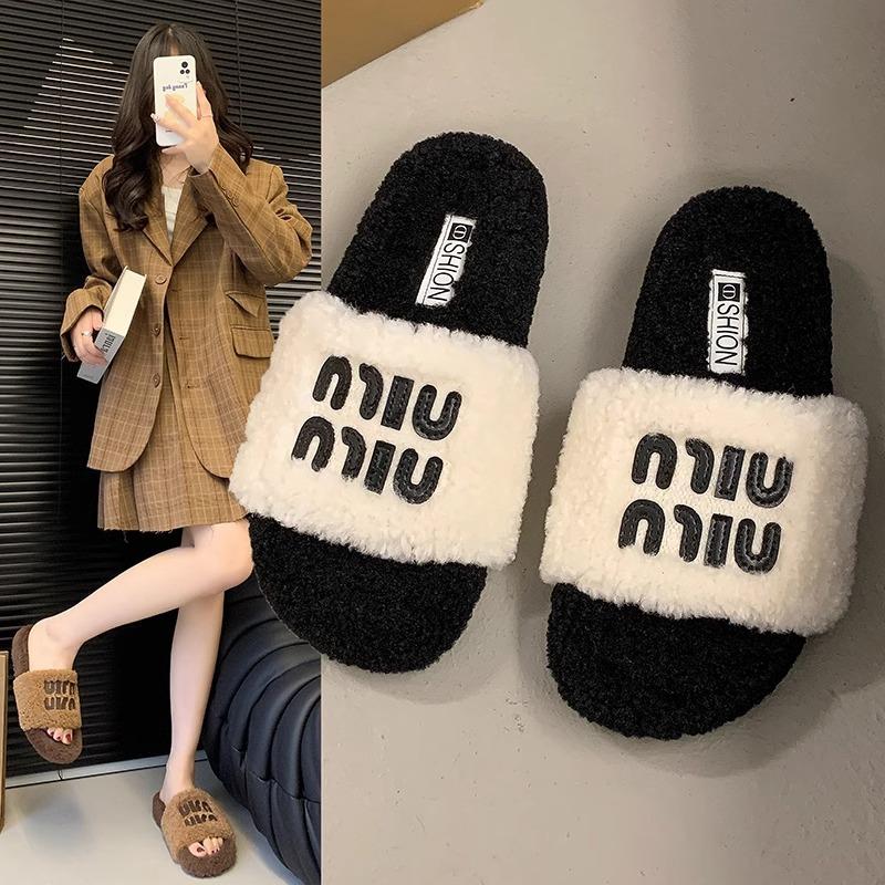 Lamb wool slippers women's outer wear thick bottom 2025 new popular autumn and winter non-slip advanced sense one-word cotton mop