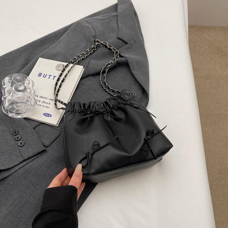 Stylish 2024 New Spring Shoulder Crossbody Bag Black Pu Street Fashion Bucket Bag