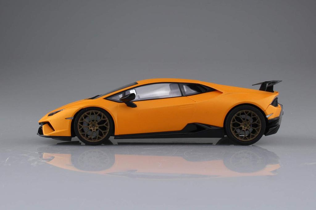 Aoshima Bunka Kyozai Supercar Series 27 Lamborghini Performante Plastic Model Kit 1/24 No. Huracán