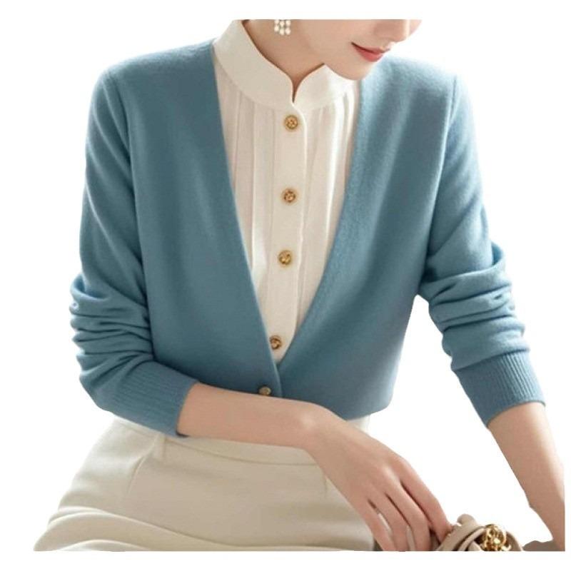 Fake zweiteiliger Pullover Damen neuer Herbst und Winter gutaussehender Strickpullover Temperament modischer Damen Stehkragen Oberteil