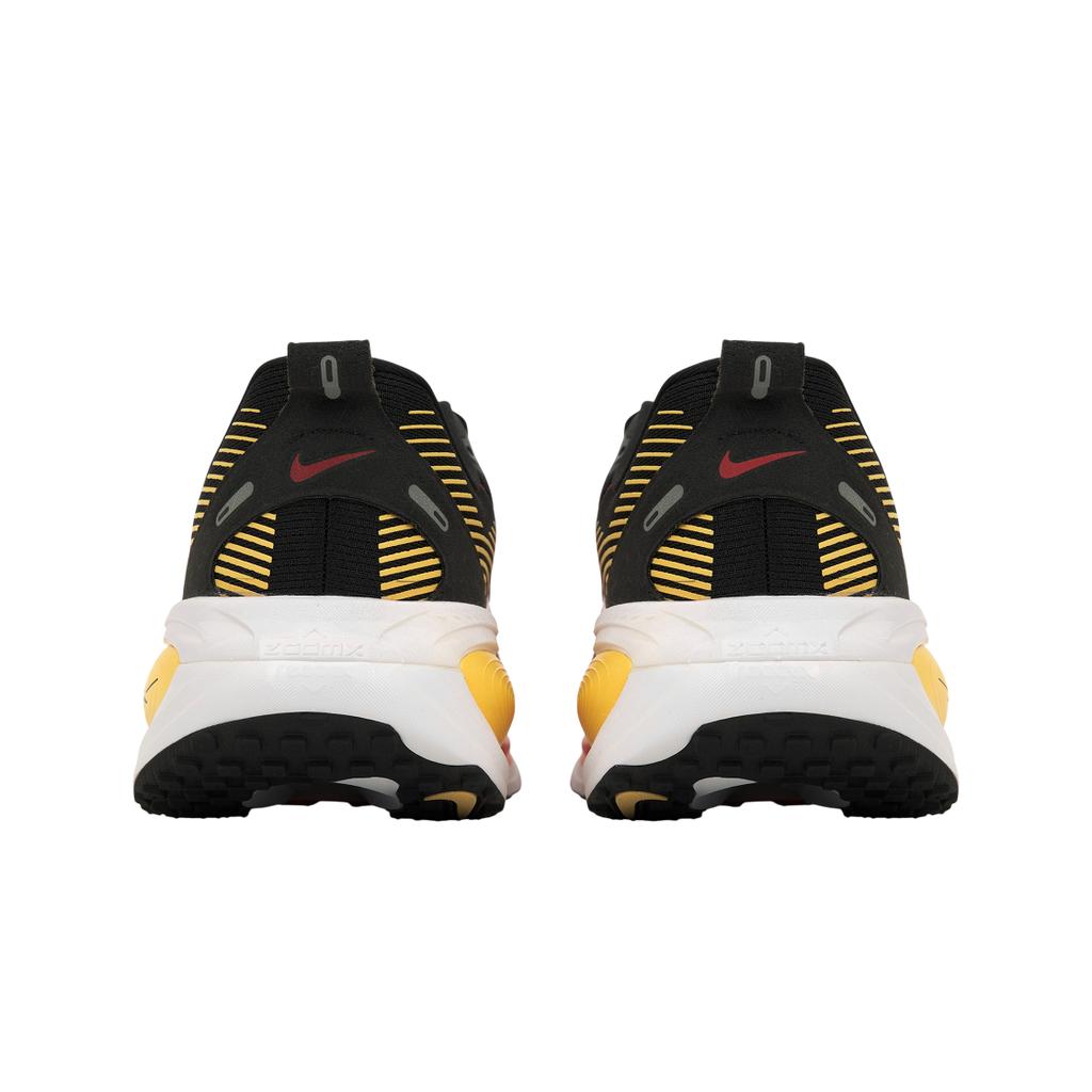 Nike Zapatillas Vomero 18 para hombre, color negro carmesí brillante, topacio carmesí claro y dorado, HM6803-016