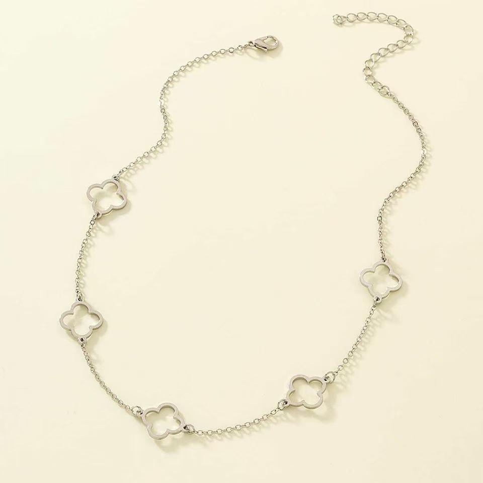 Elegant Hollow Four-Leaf Clover Flower Necklace - Women's High-End Clavicle Chain