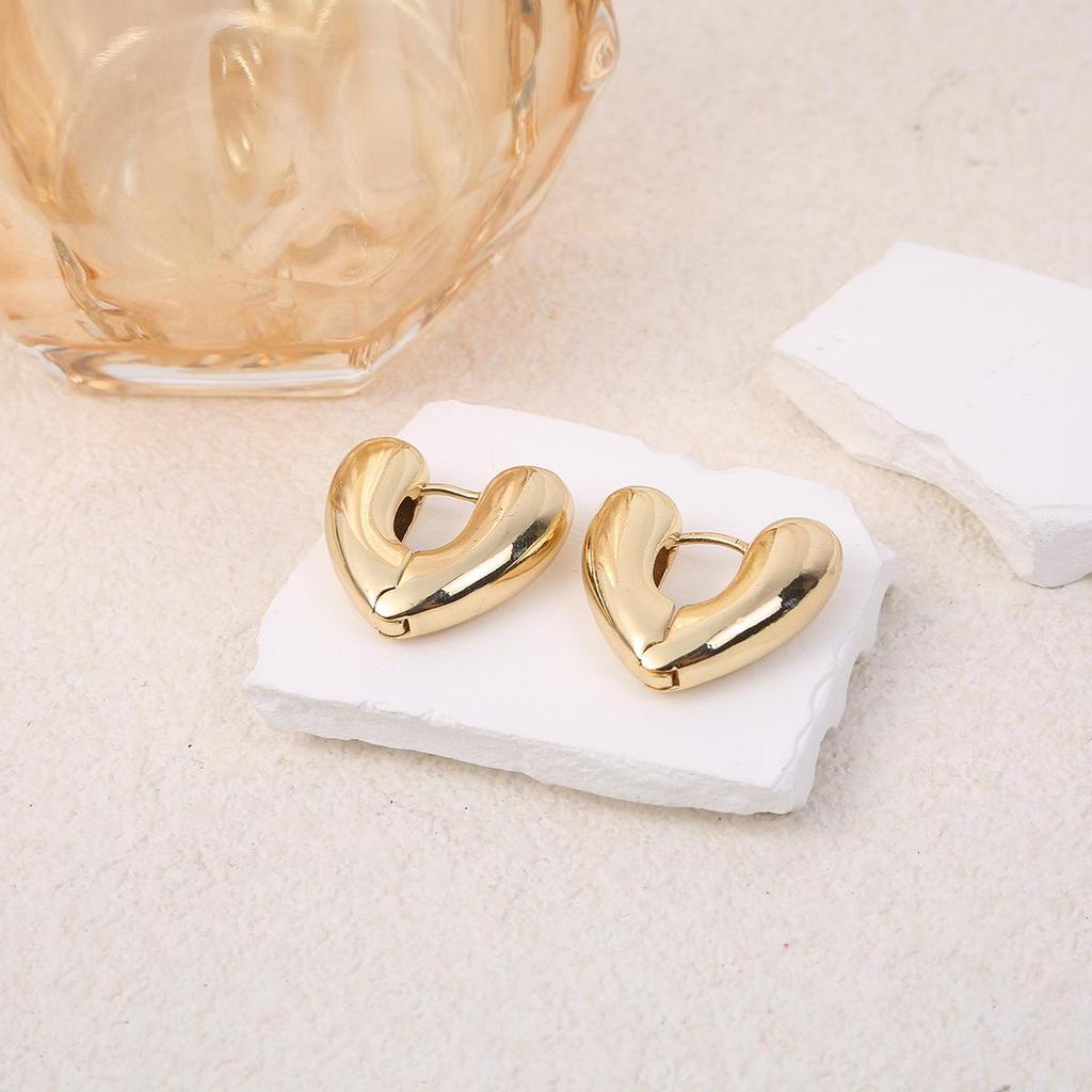Gold Heart Hollow Earrings - Niche Design, High-End Cold Style, Small Studs