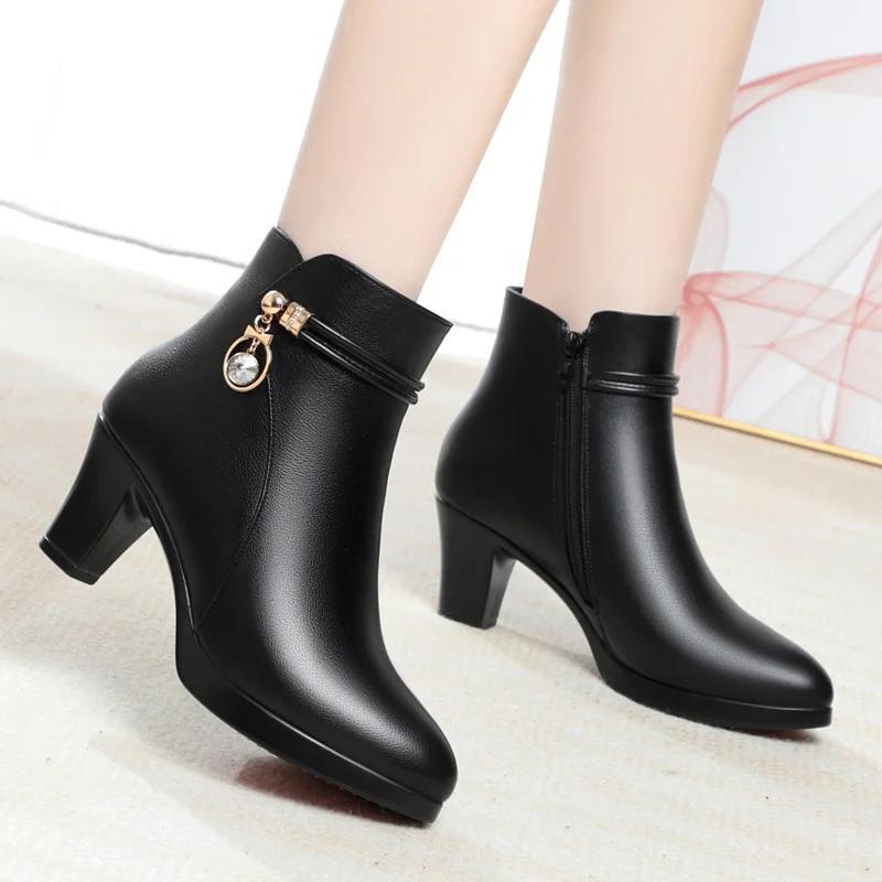 Winter New Short Boots Women's High Heels Boots Women's Cotton Shoes Versatile Middle Aged Women's Boots