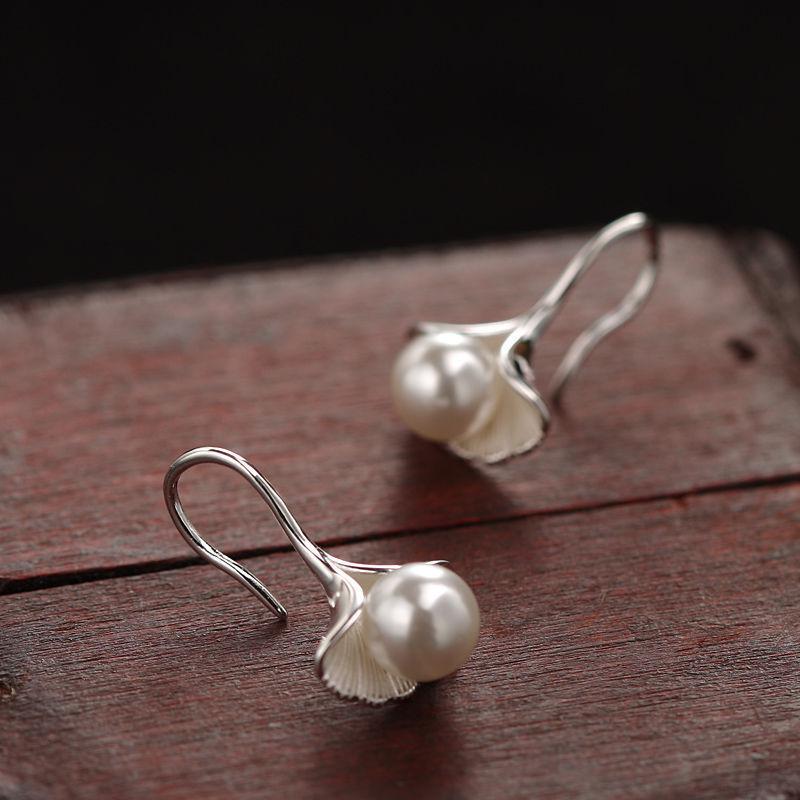 Leaf Earrings Women'S Small Fresh Apricot Leaves Cute Imitation Pearl Sweet High-End Short Earrings