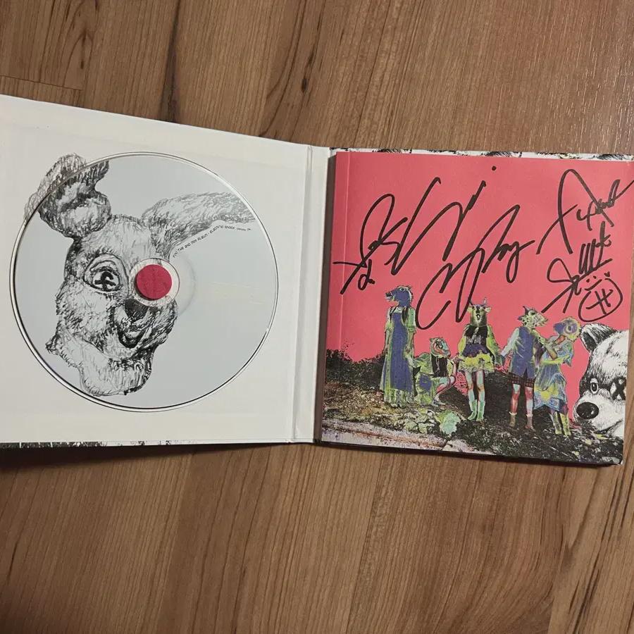 

Fx F Autographed Behind-the-scenes Album Electric Shock