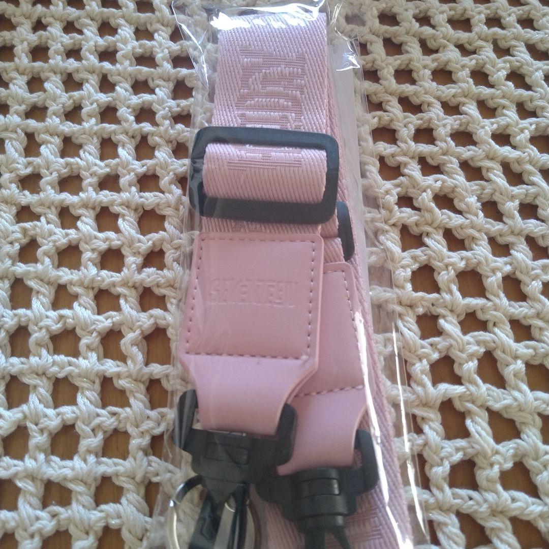 

[Б/У] SEVENTEEN ПЛЕЧЕВОЙ РЕМЕНЬ РОЗОВЫЙ