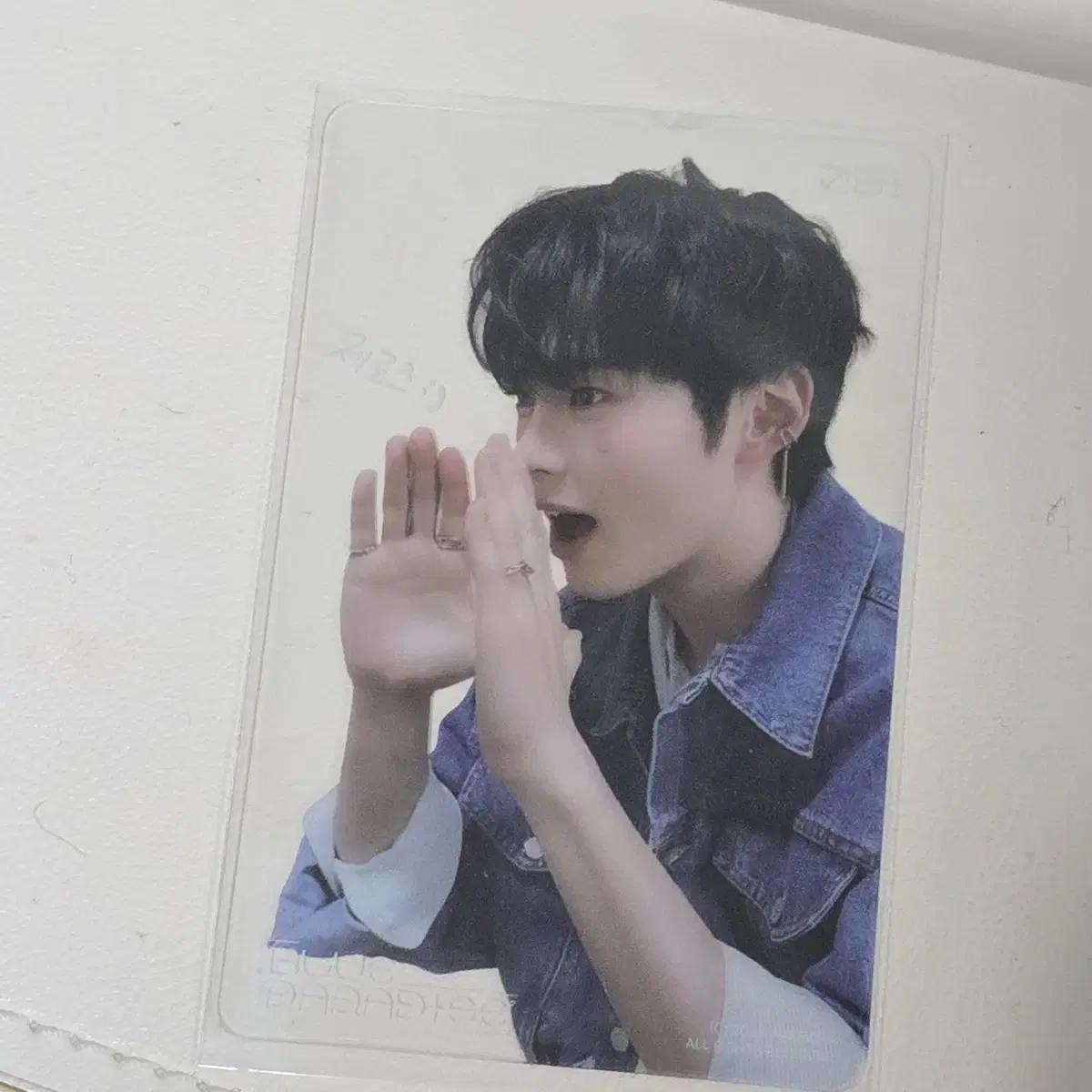 

Zerobaseone The Hyundai Pop-up Sung Han-bin Transparent Foca