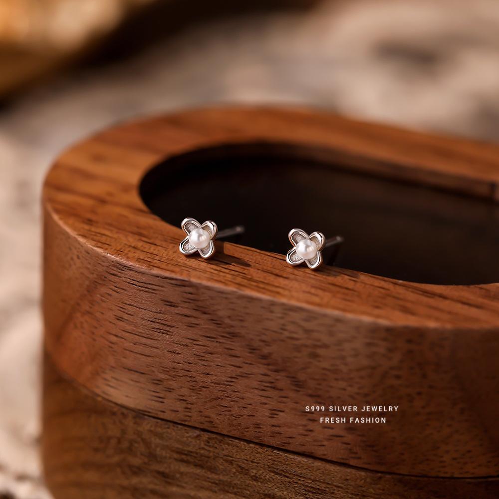 

999 Sterling Silver Simulated Pearl Flower Mini Earrings for Women Korean Small Exquisite Cute Jewelry серебряный