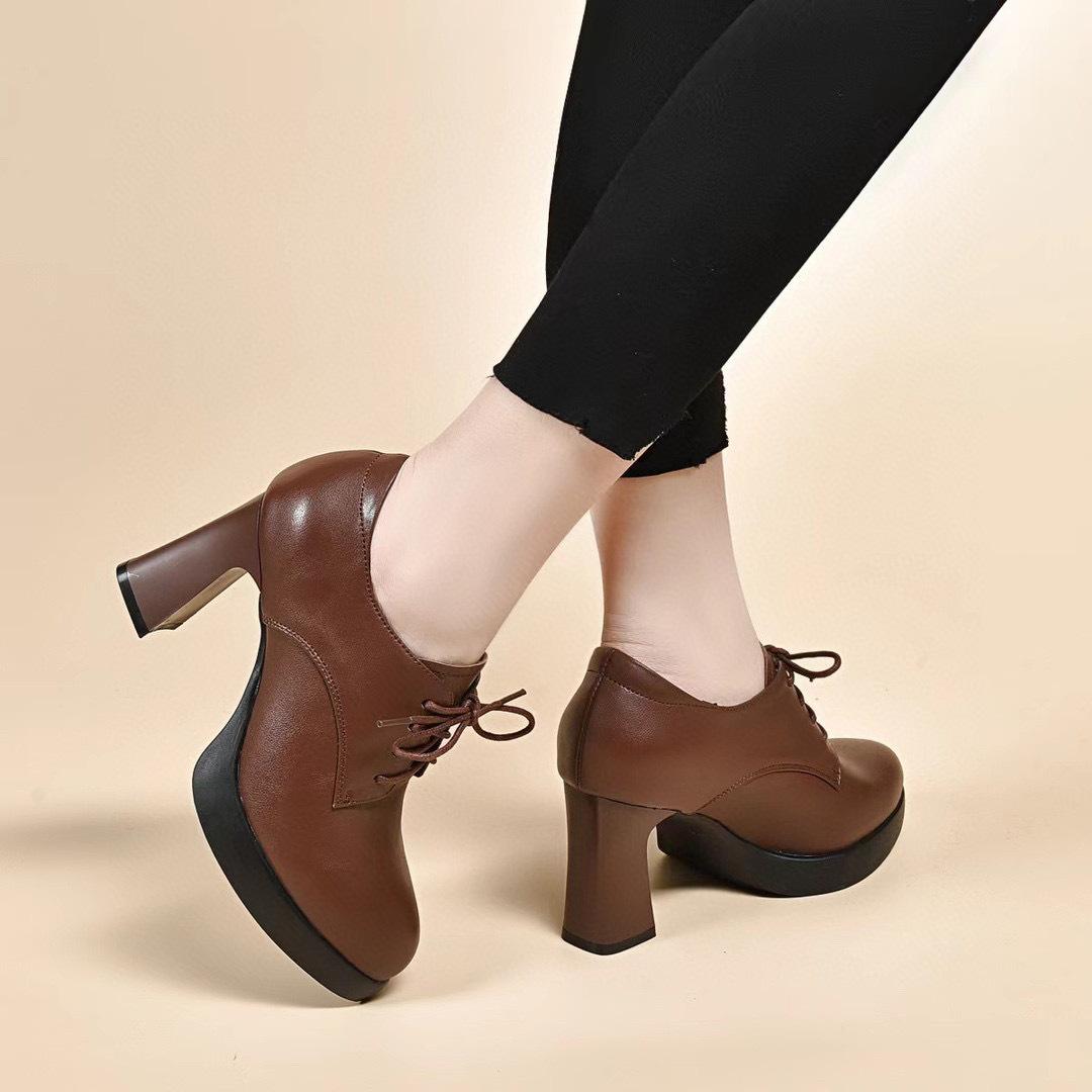 

Остроконечные туфли с глубоким носком, женские, осень 2025 года, новые, европейский и американский стиль, воловья кожа, водонепроницаемые, на толстом каблуке, со шнуровкой, на высоком каблуке, ботильоны 40 коричневый