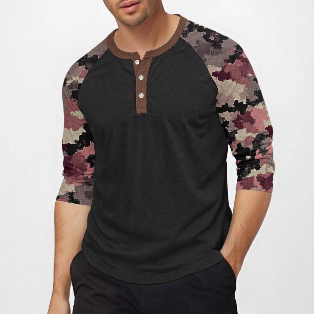 Men's top with three-quarter sleeves and camouflage print