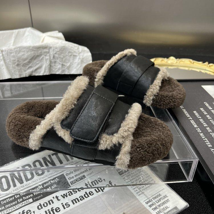 

Niche design high-end thick-bottomed hairy half-towed women s outer wear 2025 autumn and winter new home retro thermal slippers 35 чёрный