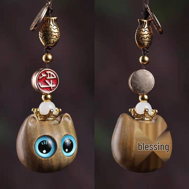 Green Sandalwood Cat Head Carved Incense Pendant & Keychain
