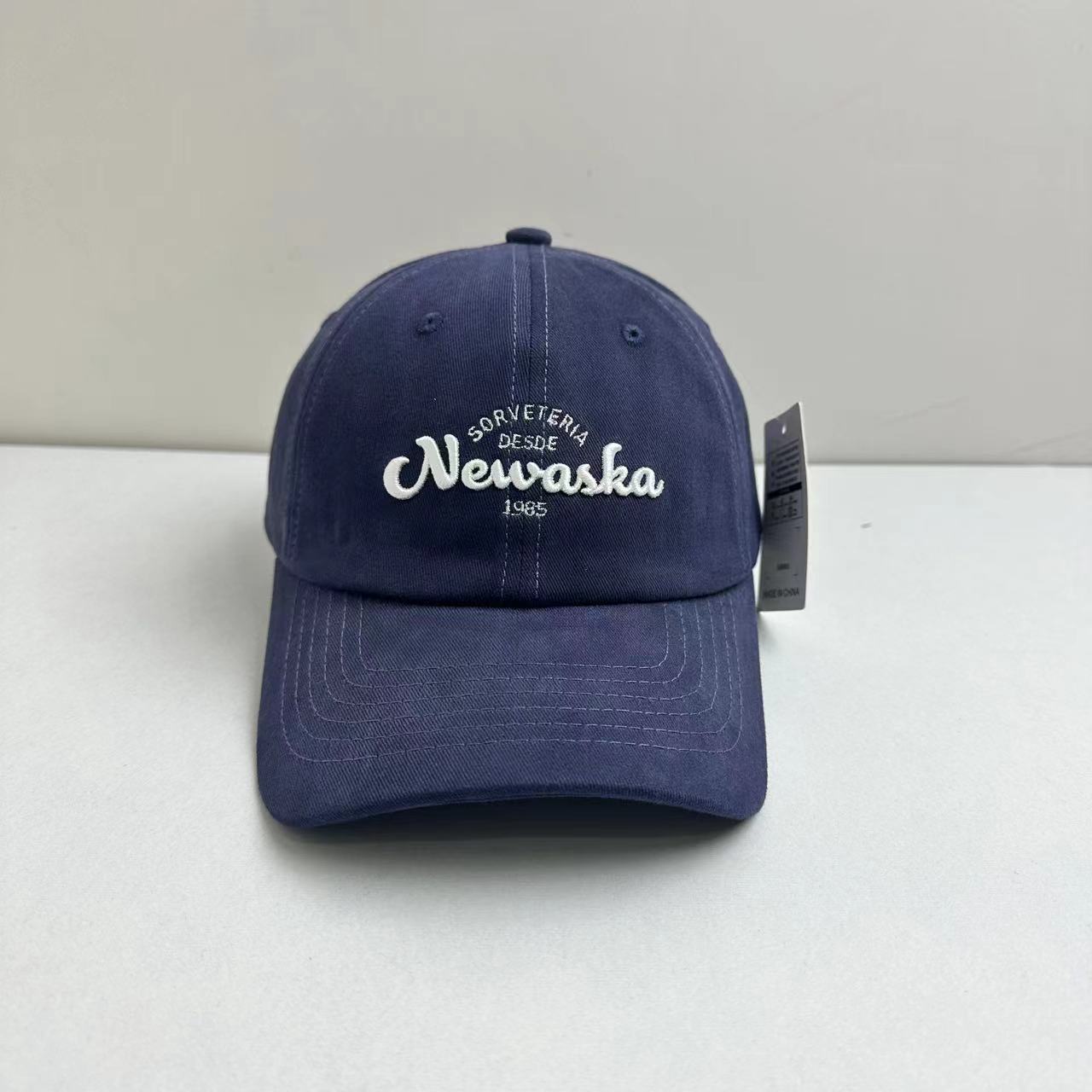 

New peaked cap children soft top letter embroidery versatile casual fashion spring and summer sun protection visor men M（56-58cm） темно-синього кольору