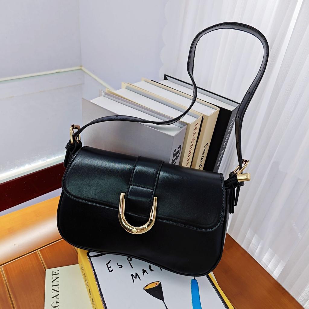 Baguette Bag Retro Horseshoe Buckle Fashion Temperament Versatile Shoulder Messenger Bag High-End Texture Bag Women