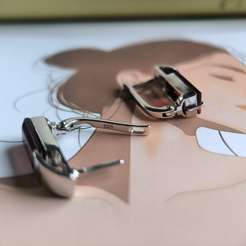 Серебряные серьги с искусственным гранатом nano 4.351ct (60002182)