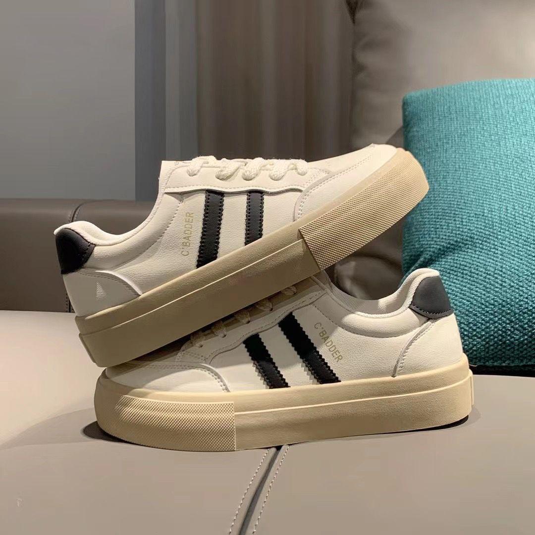 

Немецкие кроссовки на толстой подошве женские весна-лето 2024 новые внутренние увеличивающие рост белые туфли ретро универсальные на мягкой подошве повседневные спортивные туфли 40 чёрный