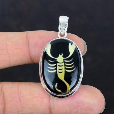 Skorpion Sternzeichen in schwarzem Onyx Anhänger 925 Sterlingsilber Edelsteinanhänger handgefertigt Astrologieanhänger Horoskopanhänger Skorpion Schmuck