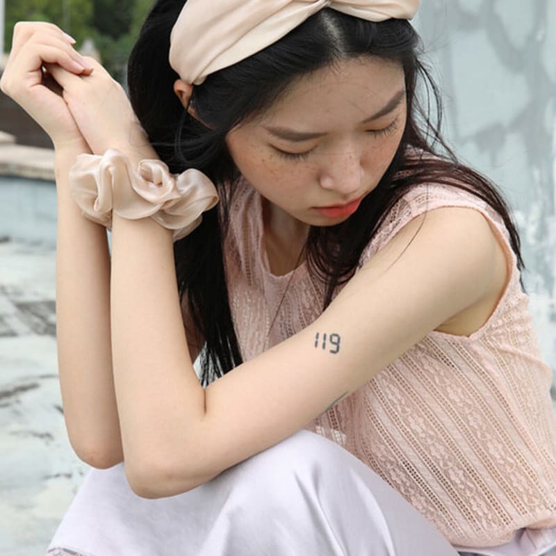 

ИЗВИНИТЕ СЛИШКОМ МНОГО ЛЮБВИ Повязка для волос Sharon Oganza_Бежевый single type