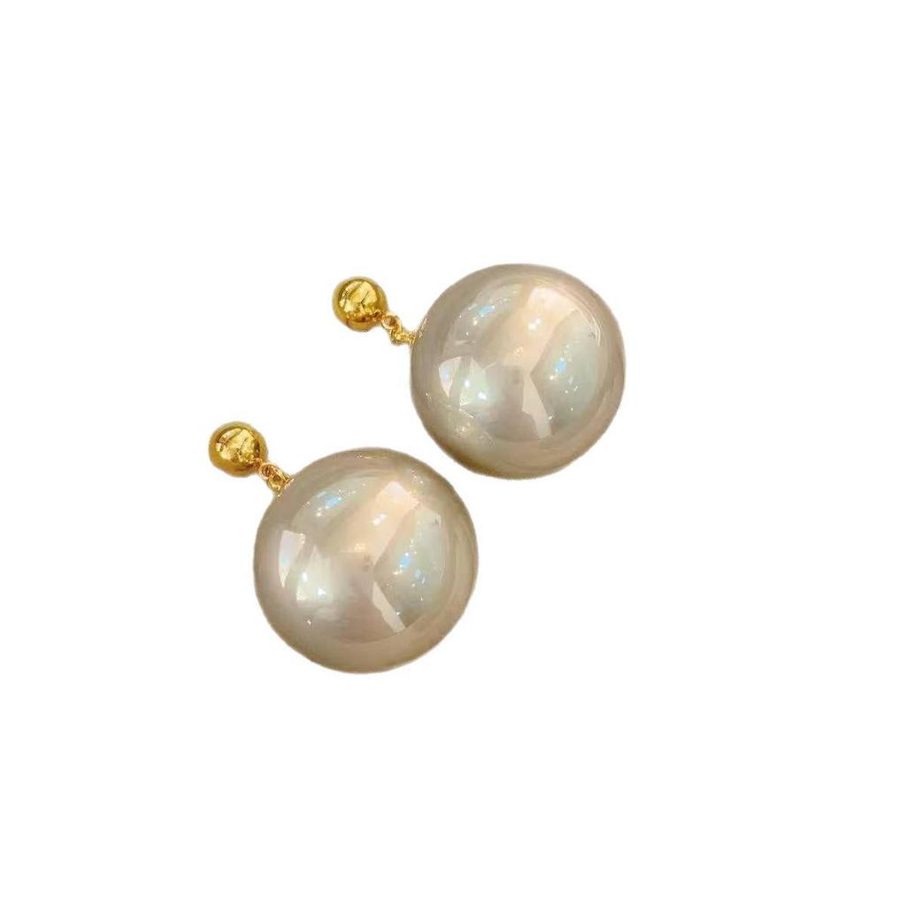 Elegant French-Style Pearl Earrings: High-End, Light Luxury, Chinese-Inspired Design