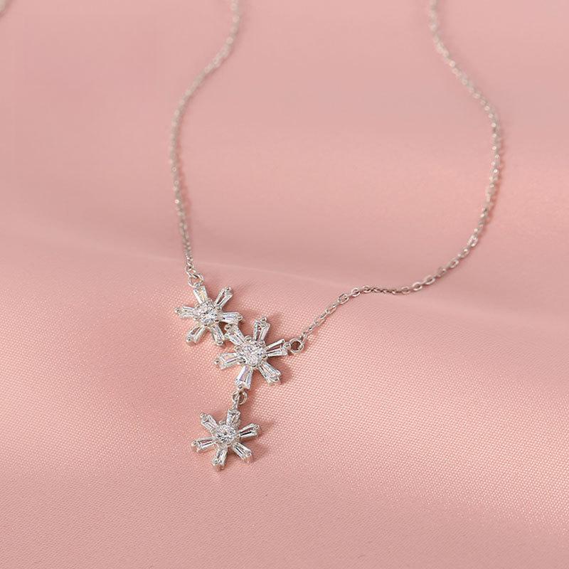 Blumenkette Leichter Luxus Nische Design Sinn High-End Schlüsselbeinkette Neuer Stil Damen Halskette Neuer Stil